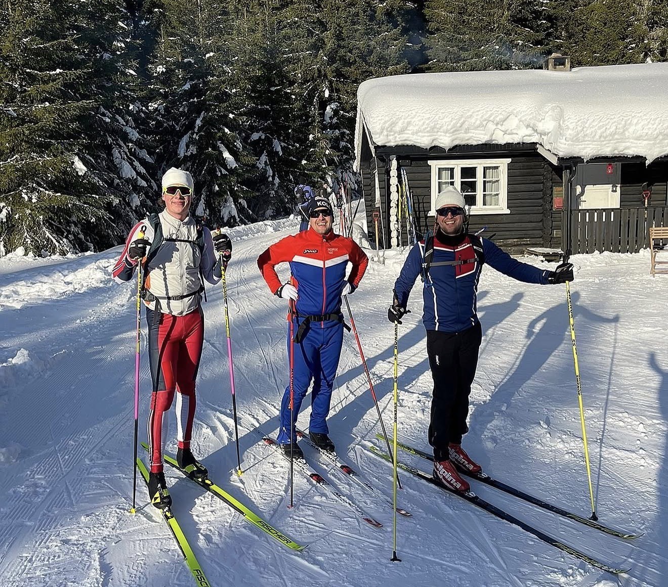 Nordmarka: Emil (t.v) på treningstur med venner forbi Rajebråthytta. 