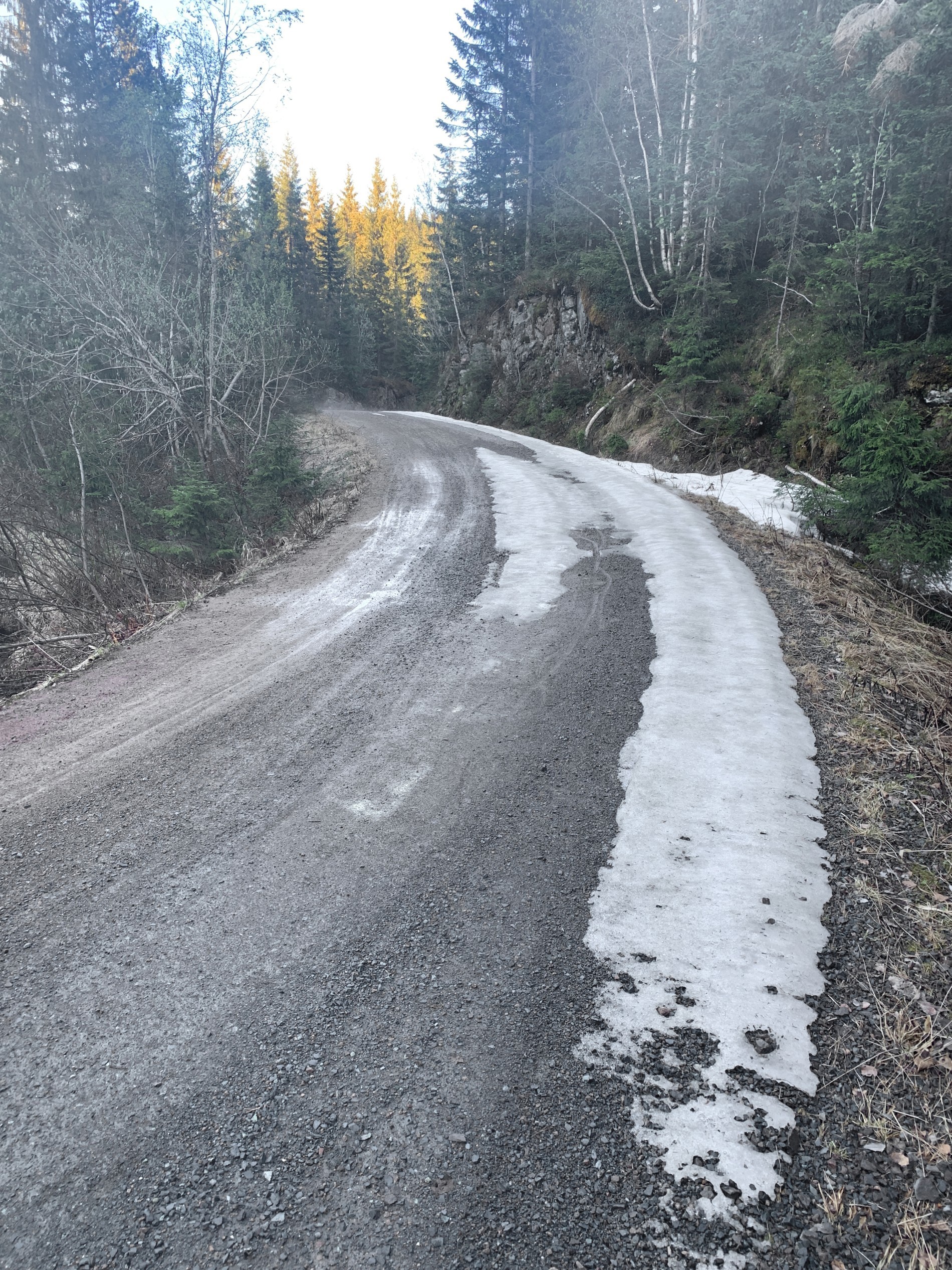 19. mai, og isen ligger i veien ved Damputtene