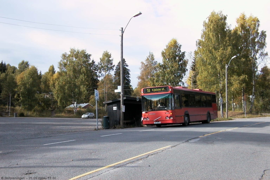 Bussen står klar - på Skar