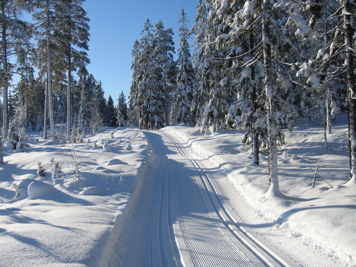 Det er mye snø i høyden i Lillomarka også
