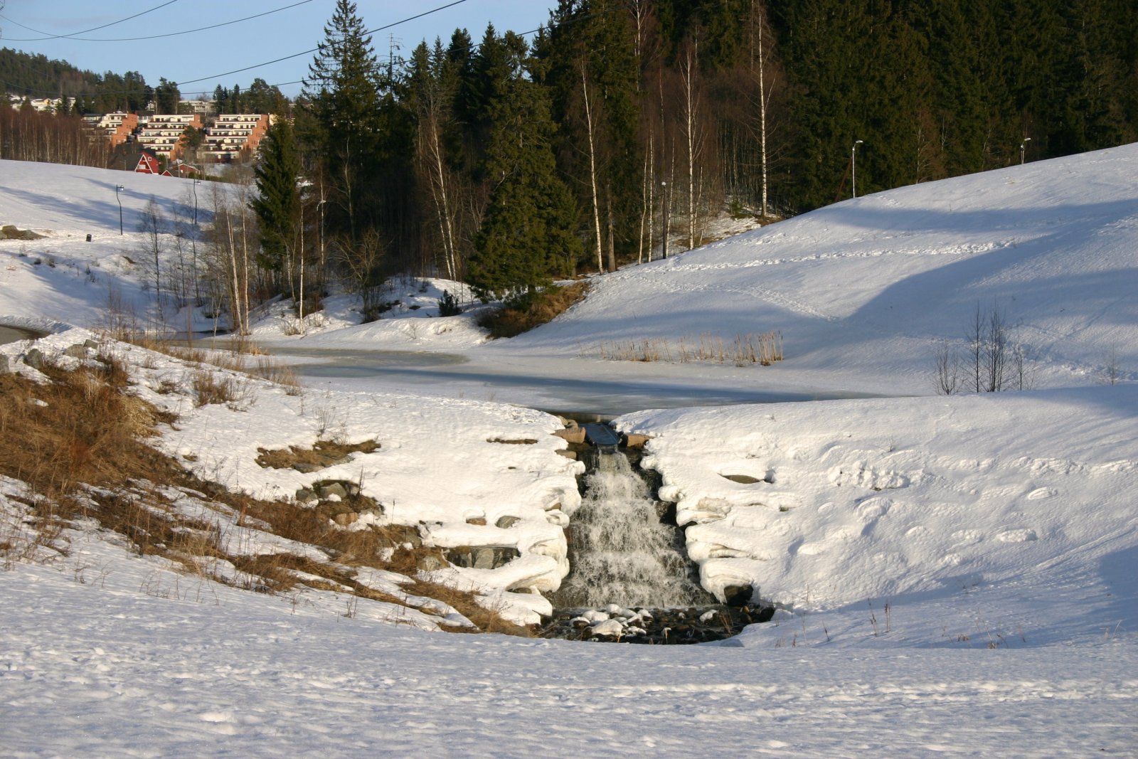 Det renner ved lysløypa