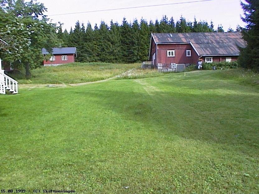 Elgstøa - låven og vollen