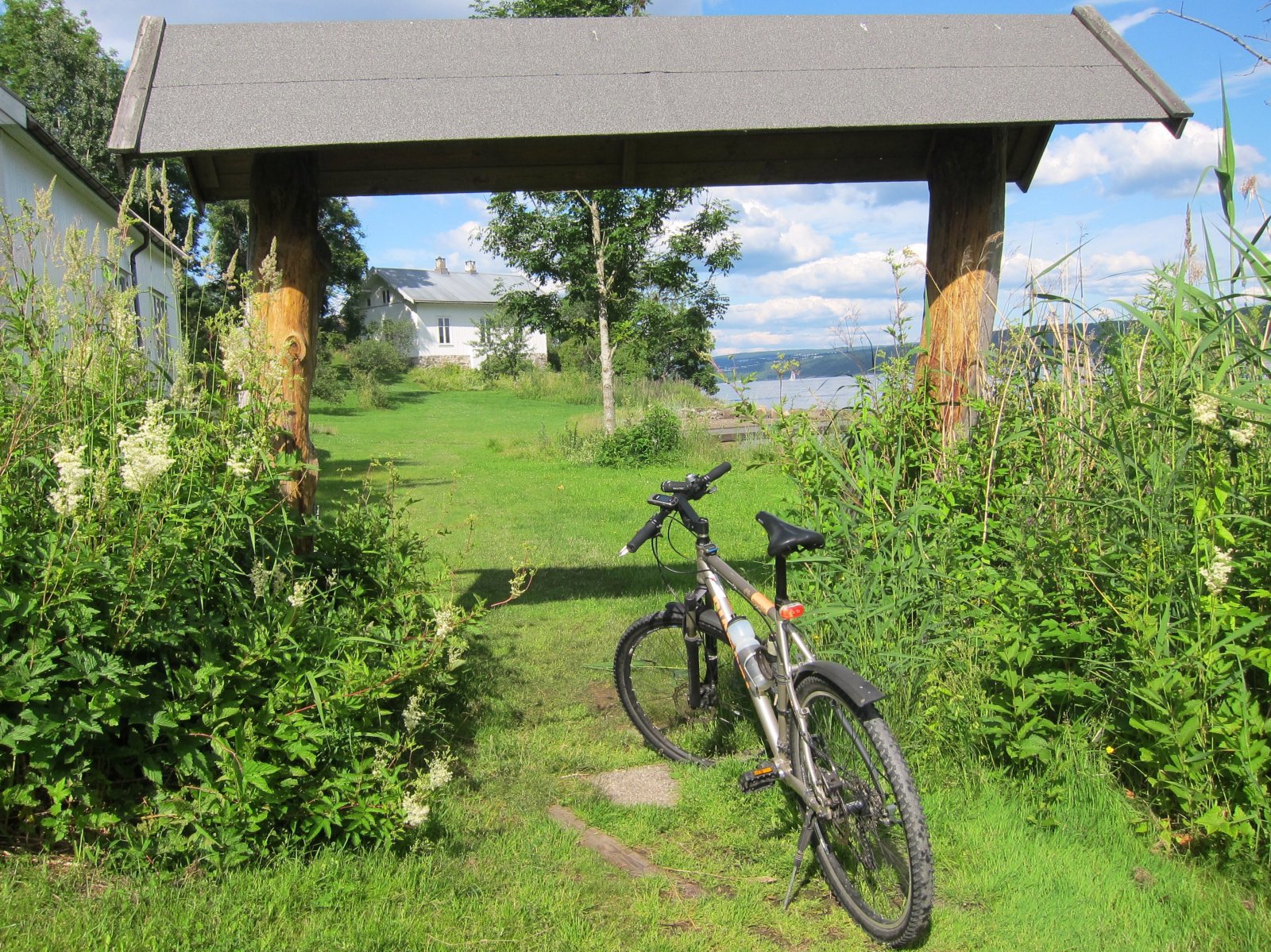 En portal i Kirkevika