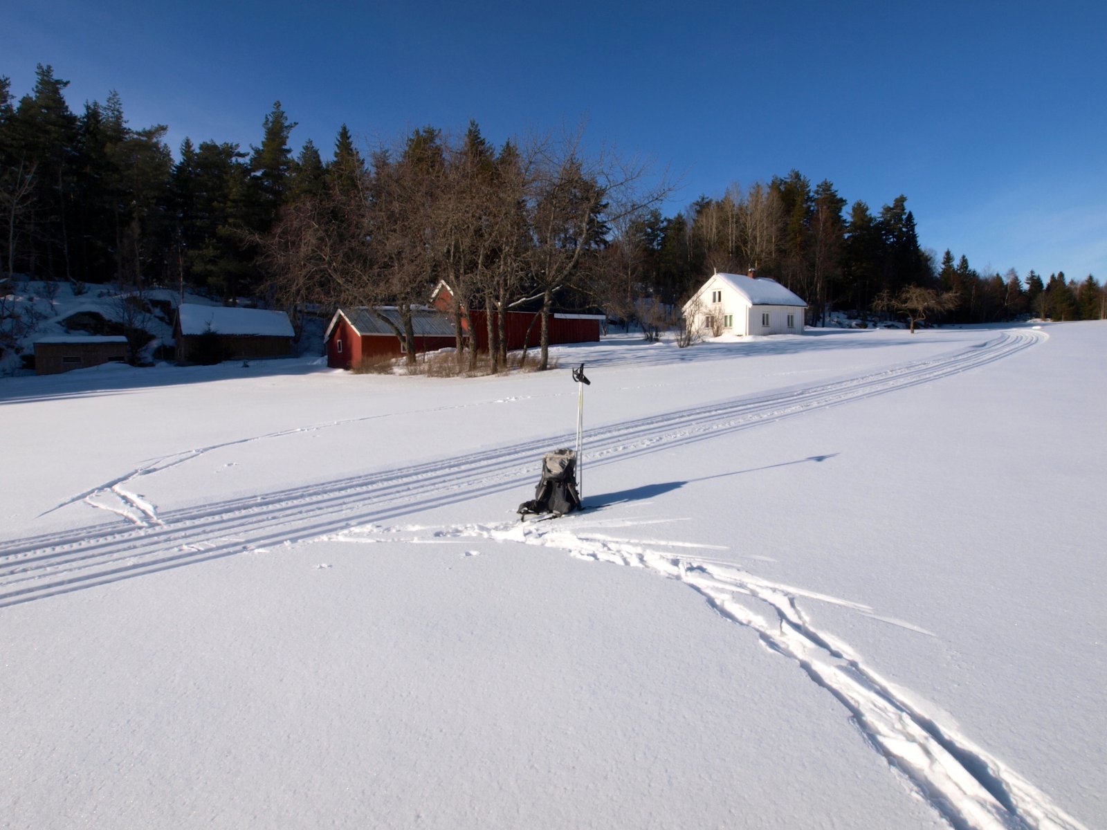 Erikstadbråten i ettermiddagssol