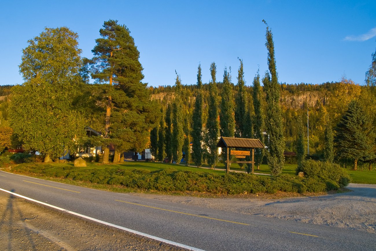 Ettermiddagslys ved Østre Enger gård