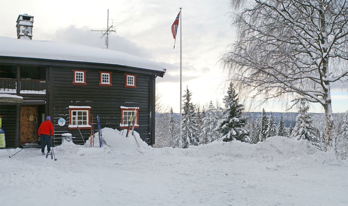 Få besøkende på Brunkollen på en fin skidag