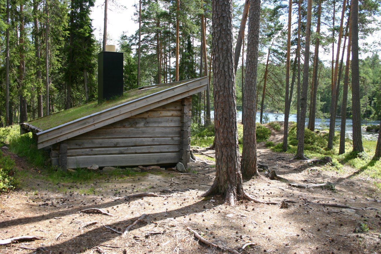 Fin gapahuk ved Bindingsvann