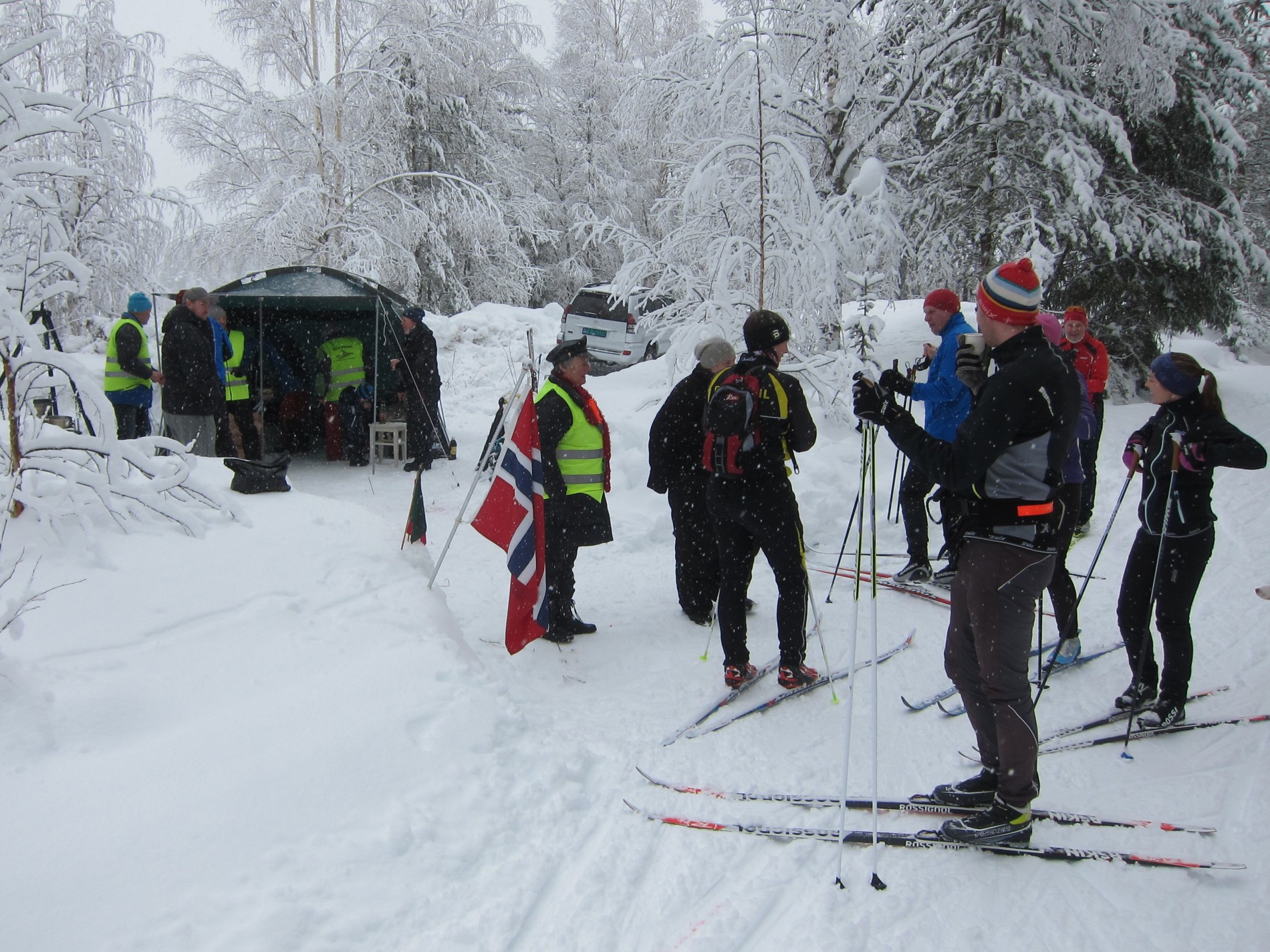 Folksomt på Trevatn stasjon