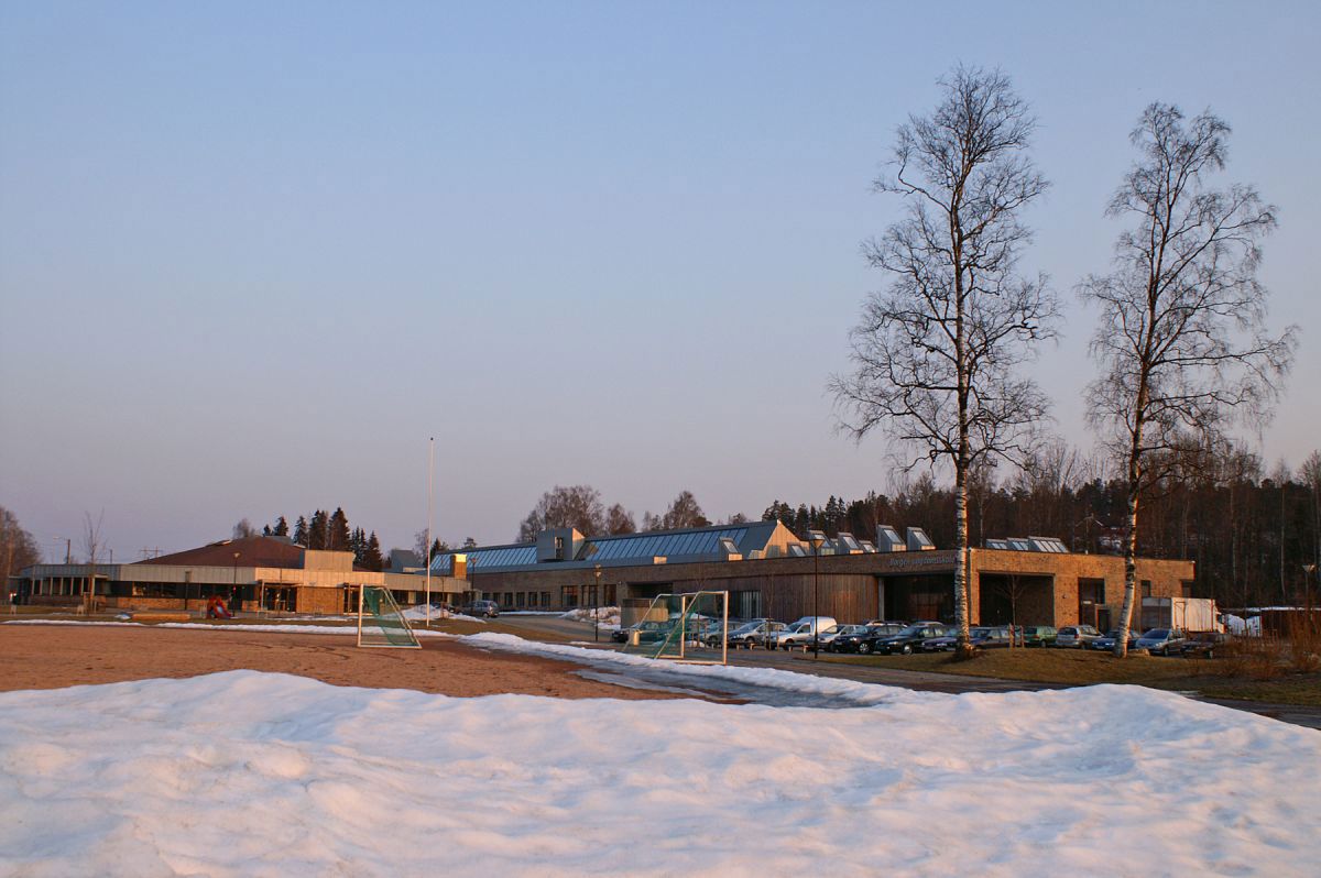 Fortsatt litt minne om vinter ved Borgen skole
