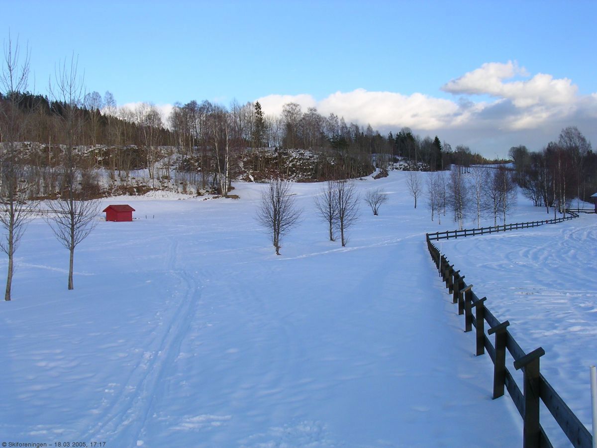 Fortsatt skiføre på golfbanen i Lommedalen