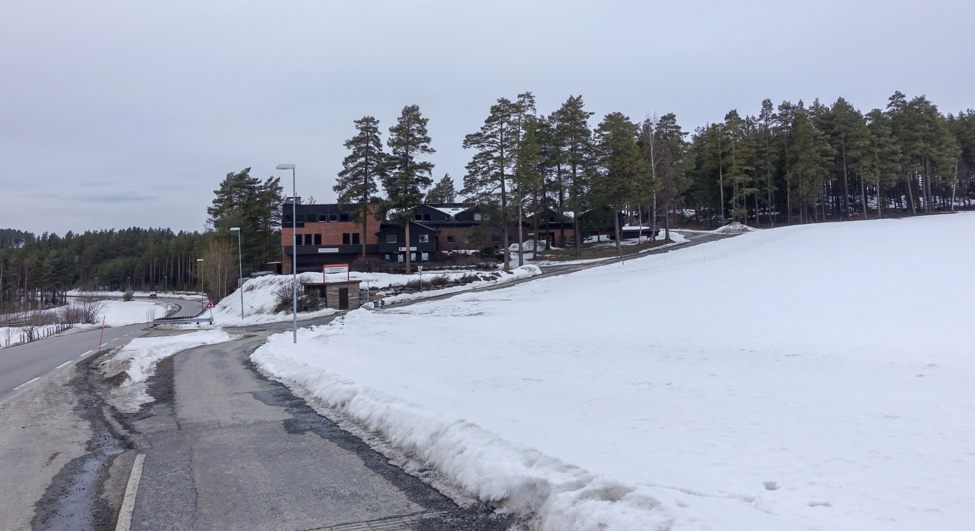 Fortsatt snø ved Kjellerberget