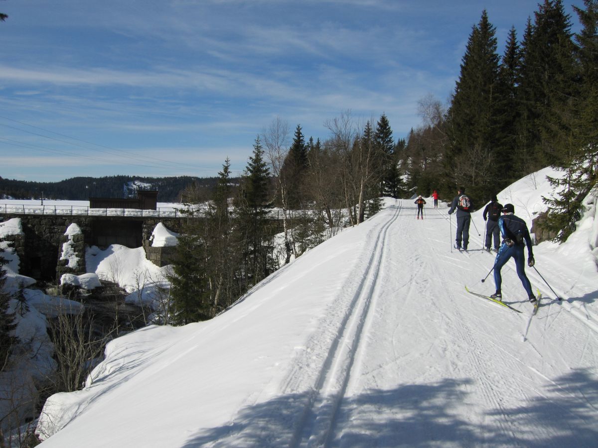 Fra løypa Skansebakken-Søndre Heggelivann. Ved demningen i Søndre Heggelivann