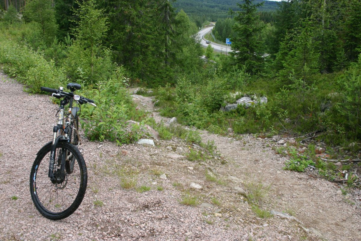 Fra steinete sti til grusvei