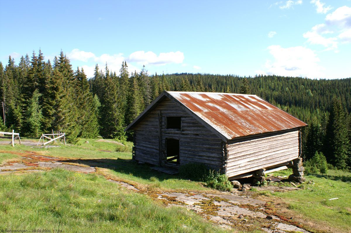 Gammel bygning på Olumsetra