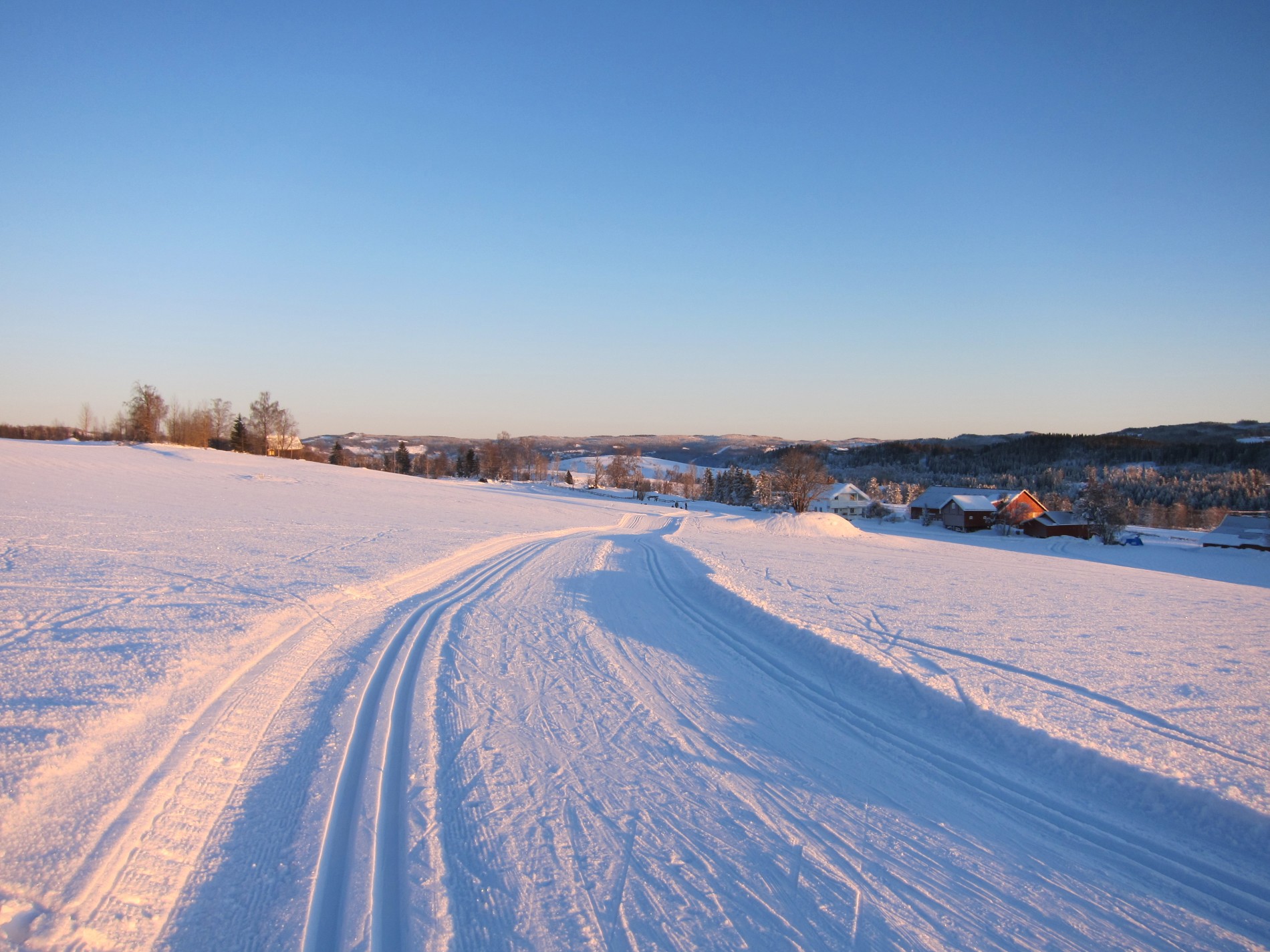 Gjennom kulturlandskapet ved Skirstad