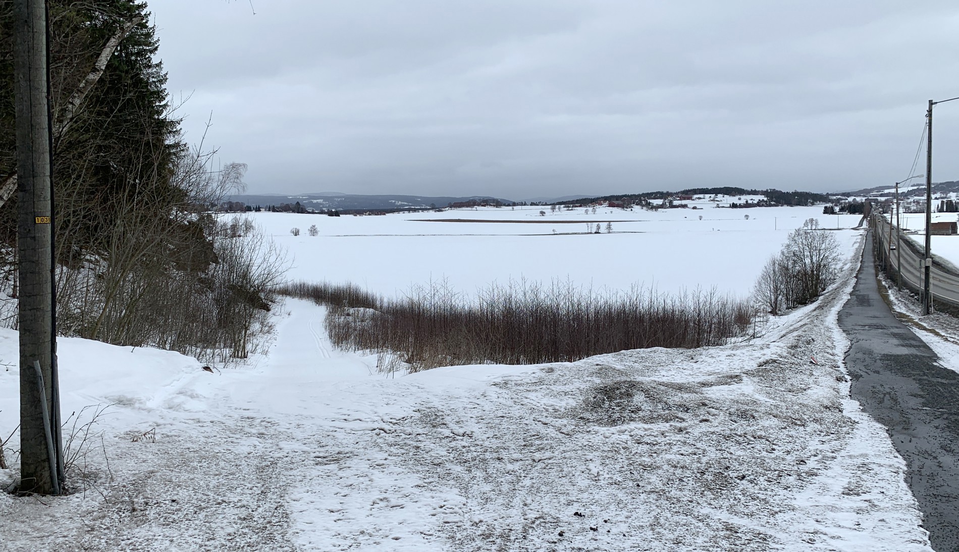 Grå dag ved Steinsbakken