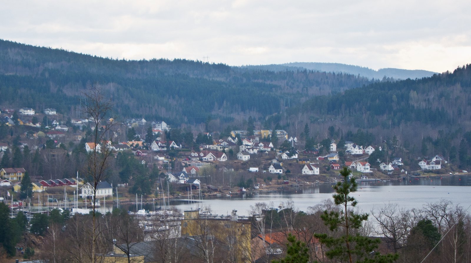 Grå vårdag i Sætre