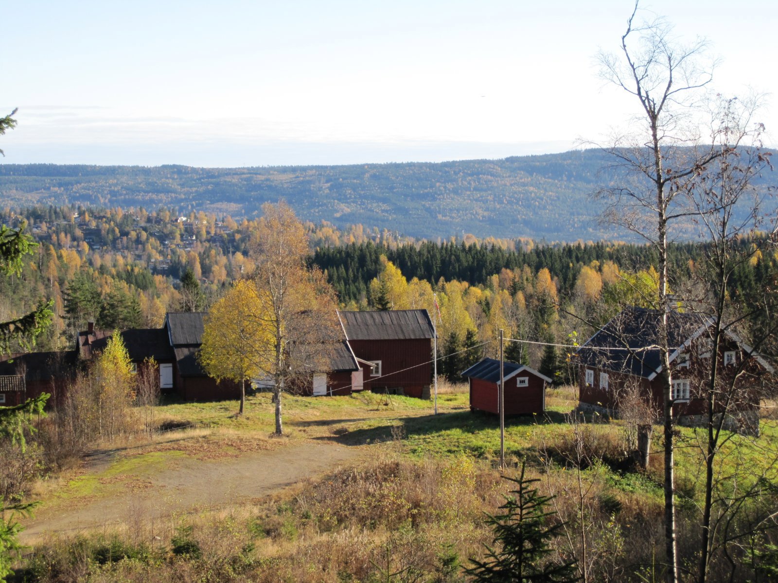 Høstfarger rundt Laskerud