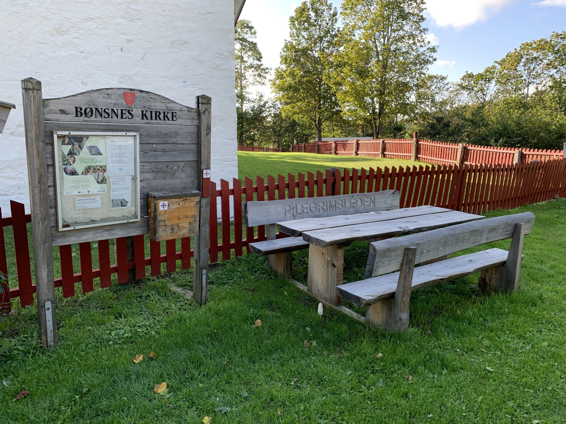 Hvilebenk for slitne pilegrimer/syklister