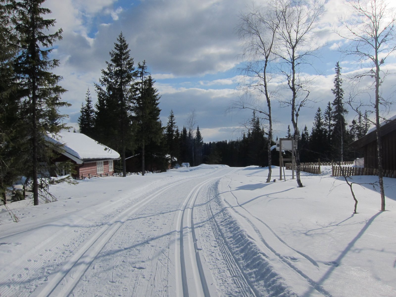 Hyttelangs på Oksbakken