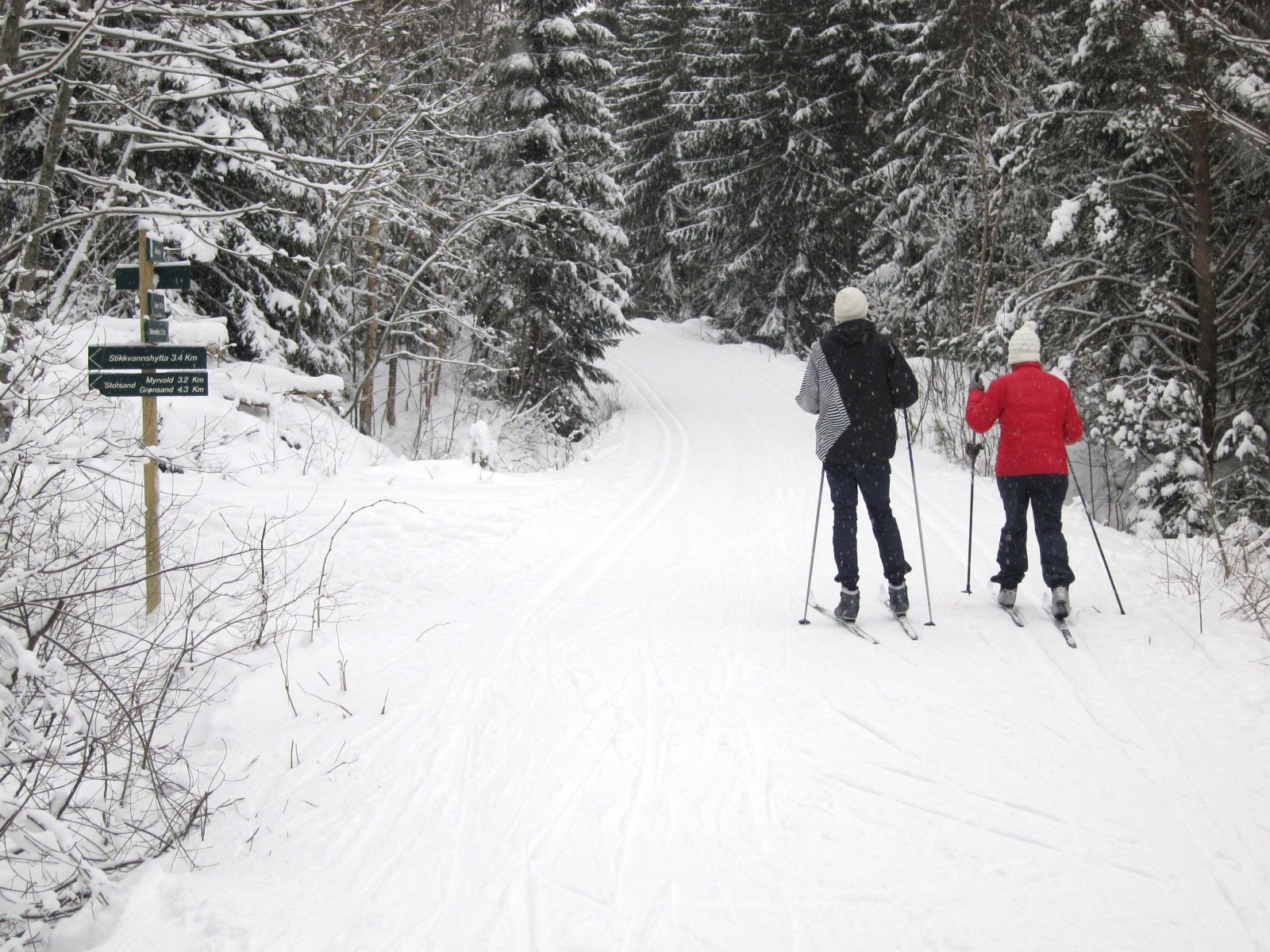I lett snøvær ved Hvilestein