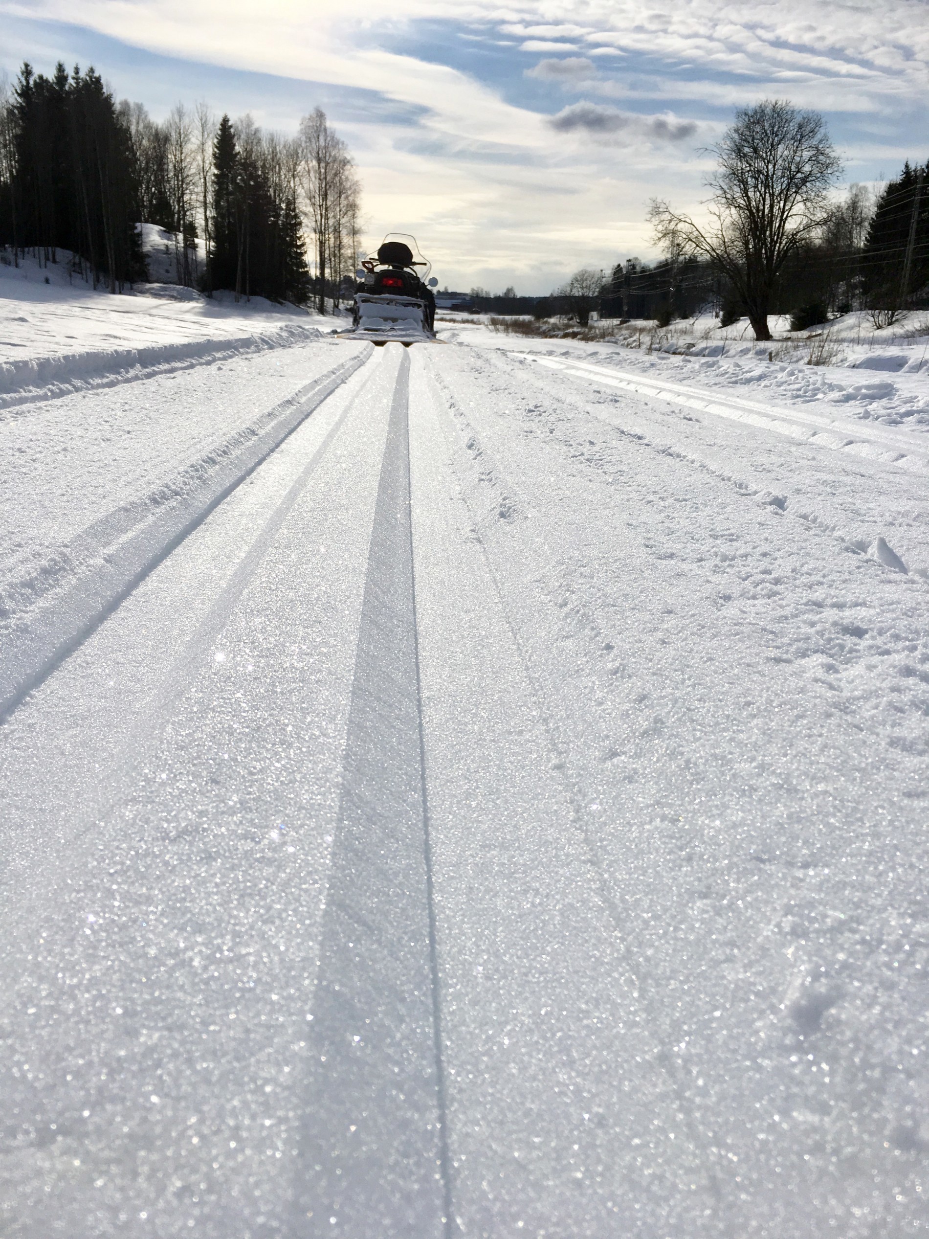 Kjenslirunden - inspirert av togskinnene på den andre siden av gjerdet