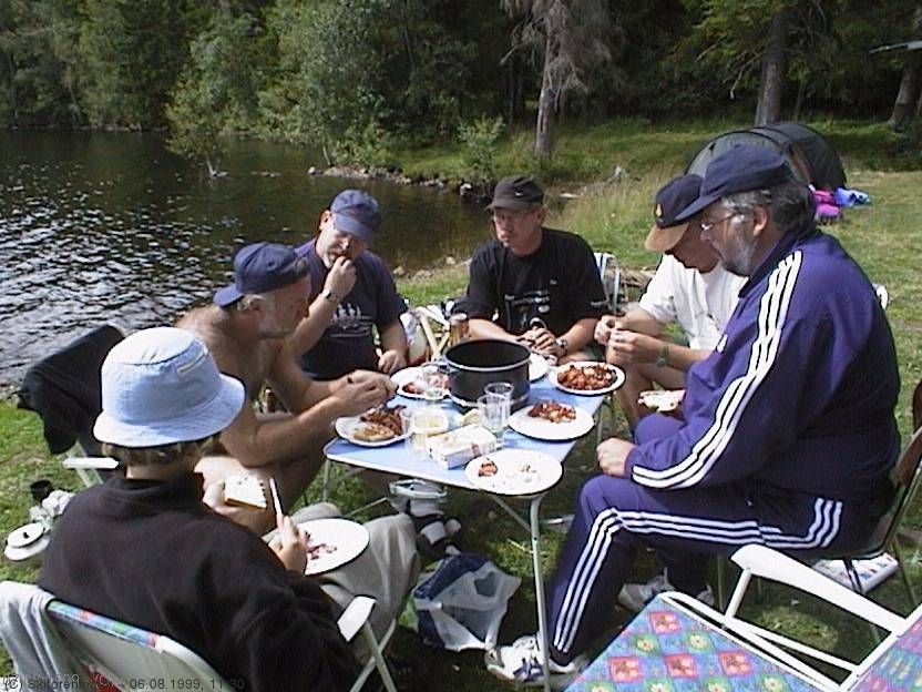 Kreps og hvitvinslunsj ved Gjerdingens bredder