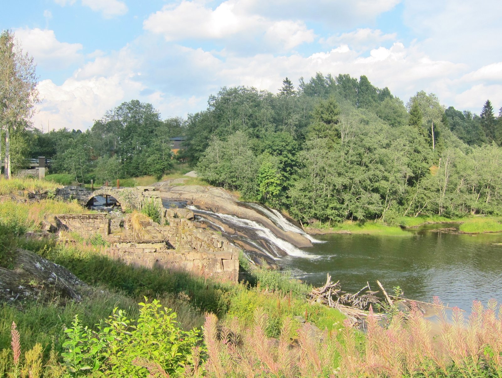 Krysser Leira i Kringlerdalen