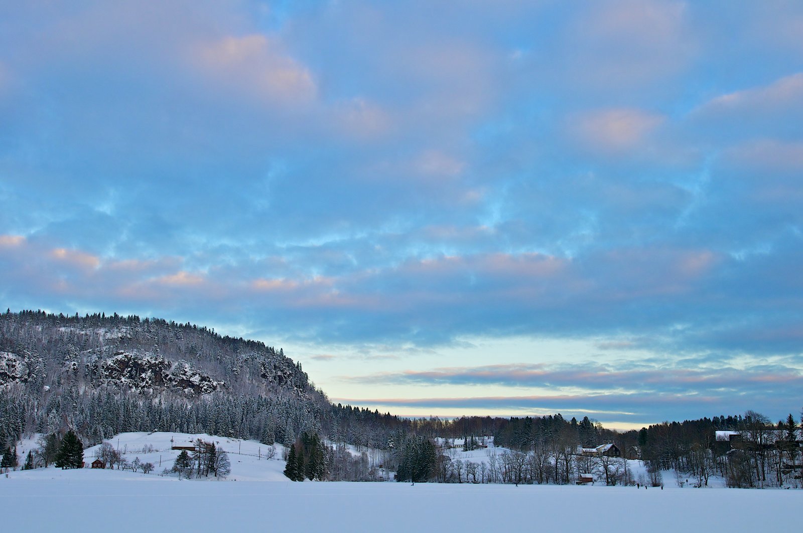 Kveldshimmel over Semsvann