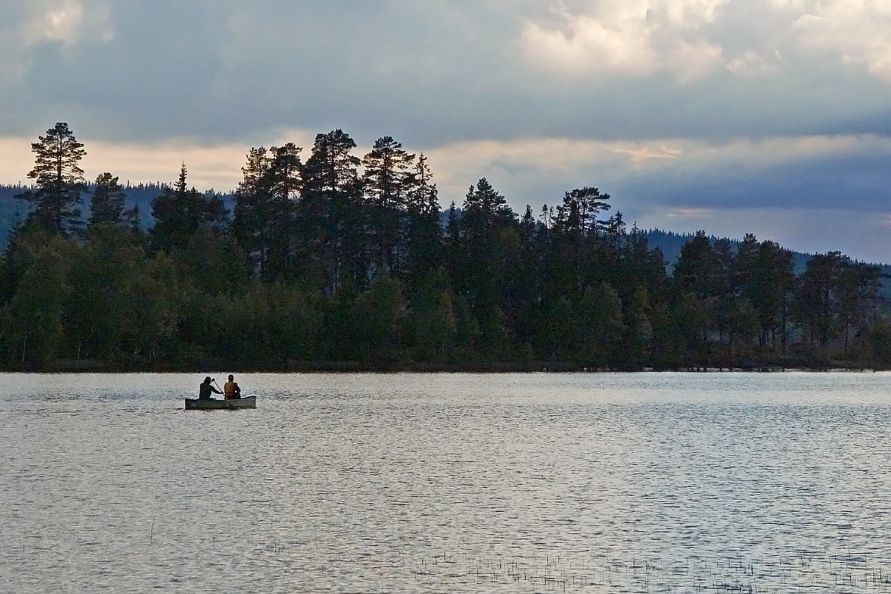 Kveldspadling over Hauken