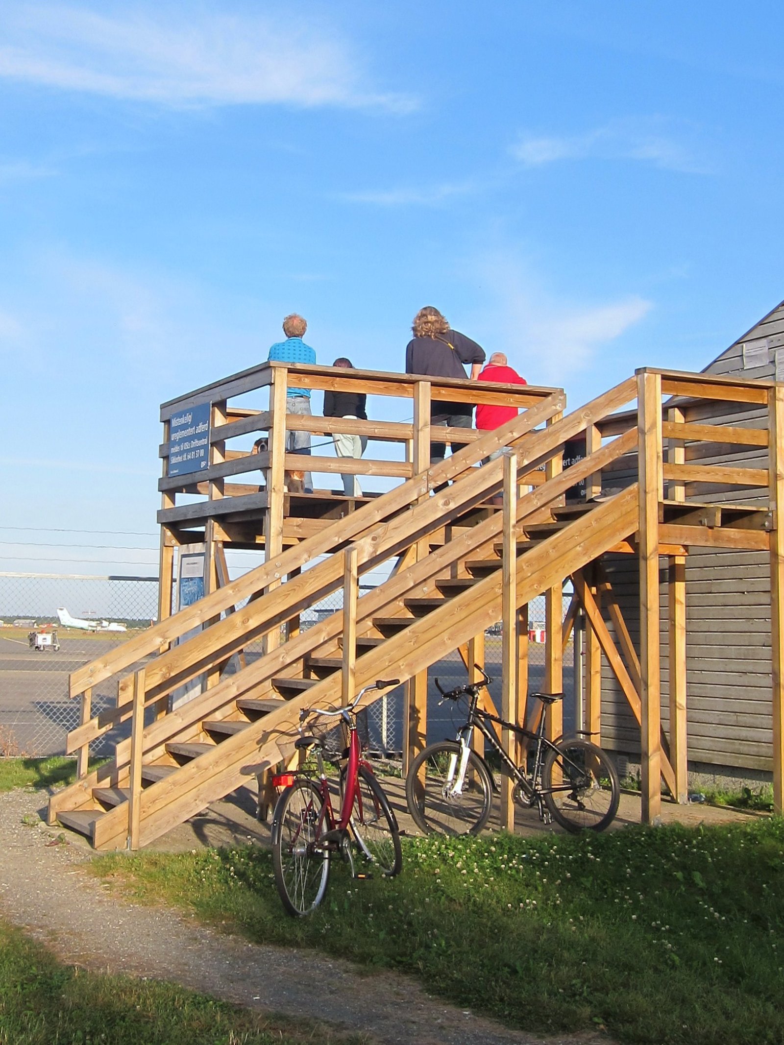 Kveldstur for å se på fly