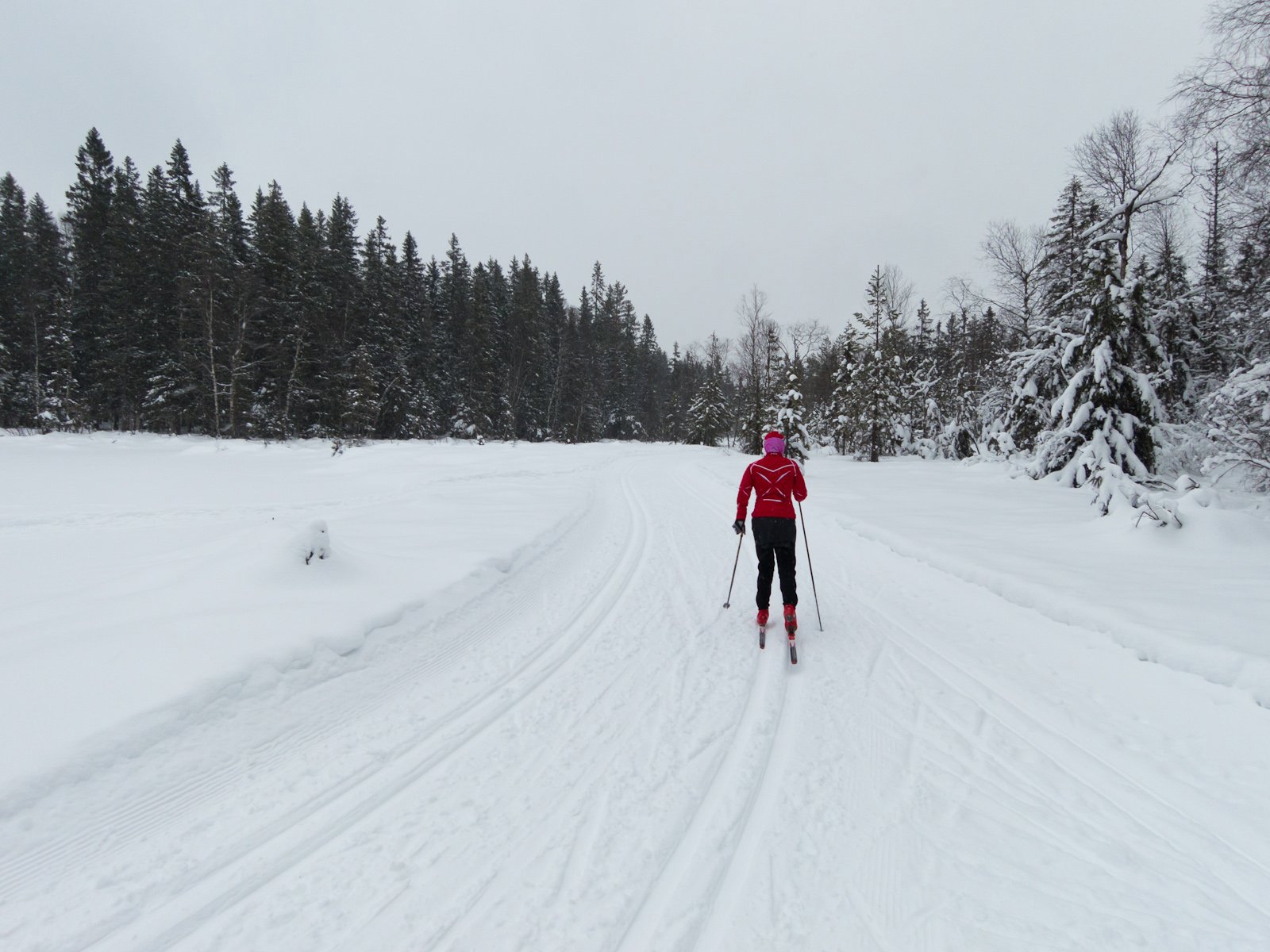 Langs Nedre Fløyta i sneværet