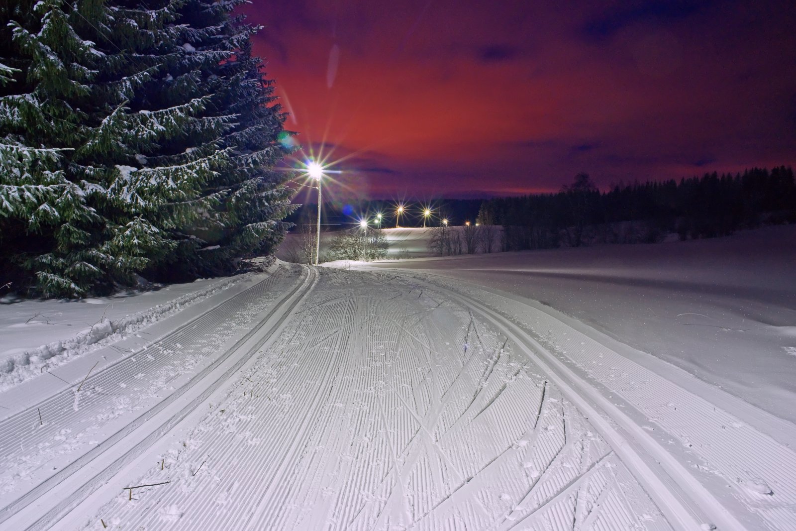 Lysende vei gjennom kulturlandskapet