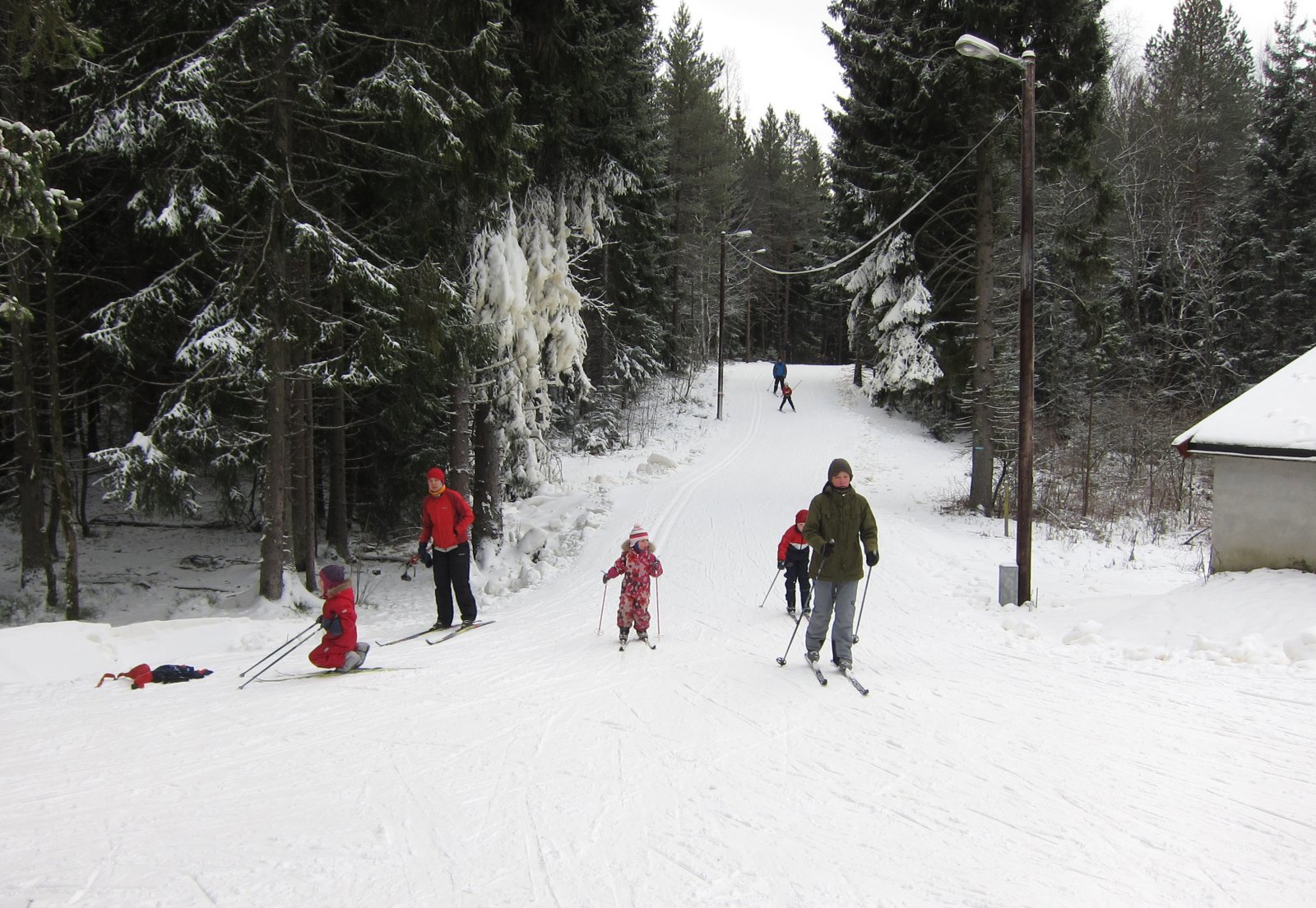 Mange i sporene ved Fossum