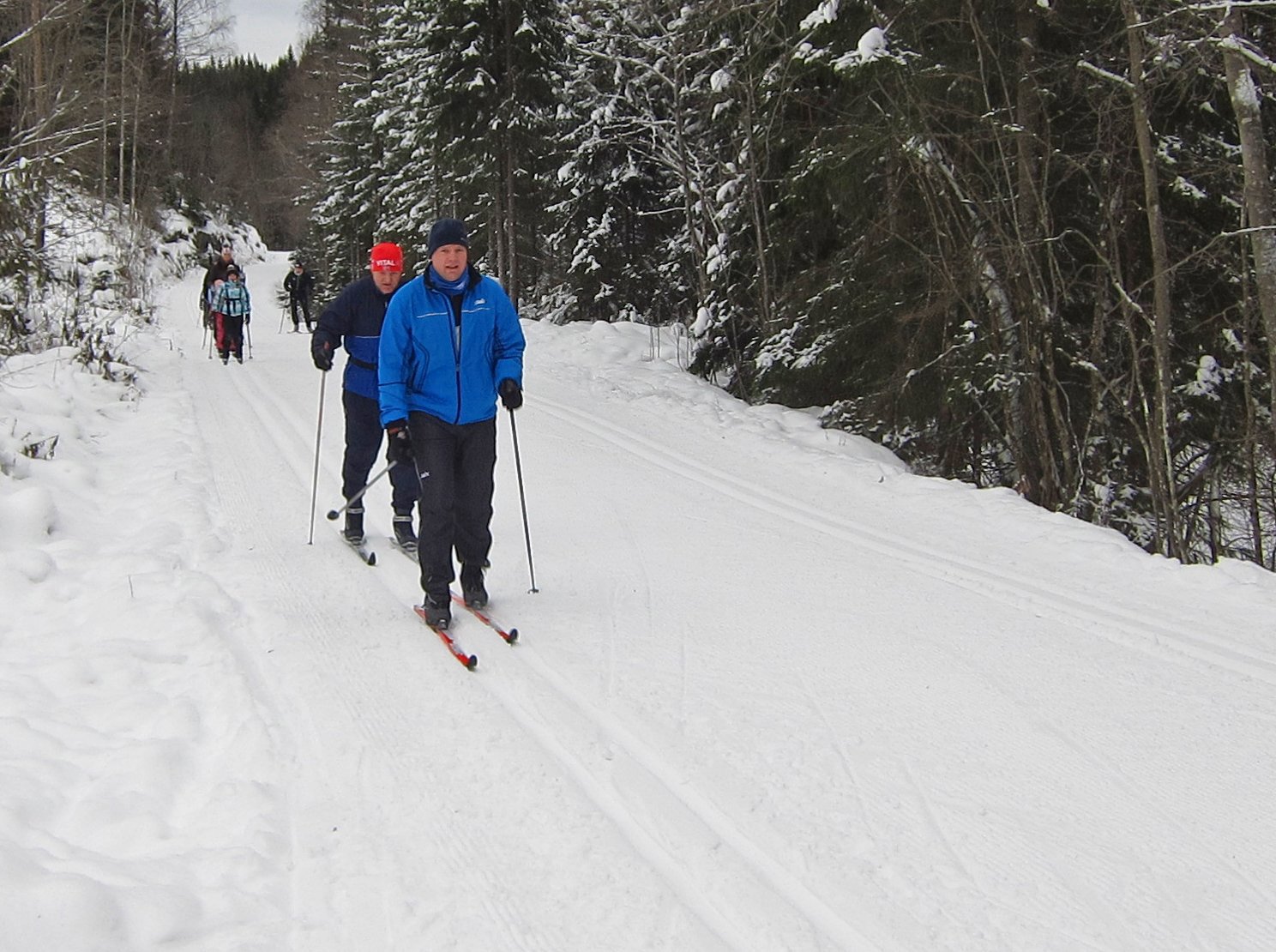 Mange på ski i Helårsløypa på årets siste dag