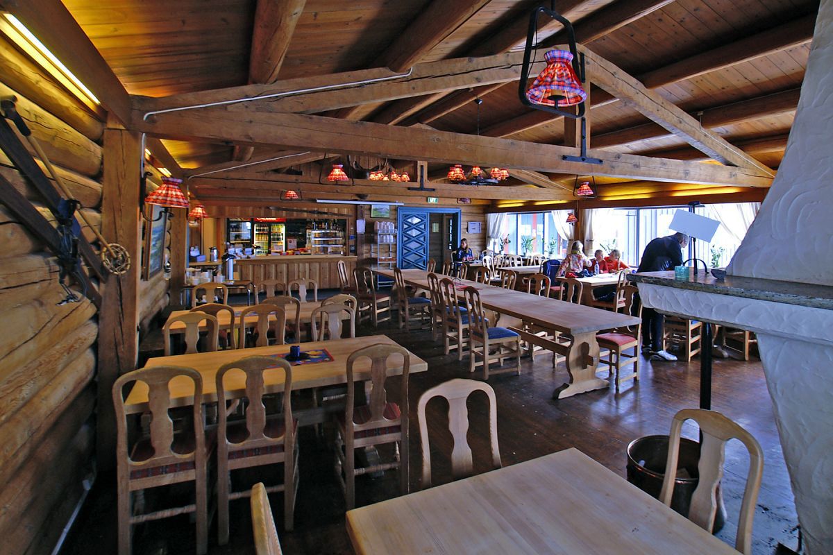 Mange tomme stoler på Løvlia