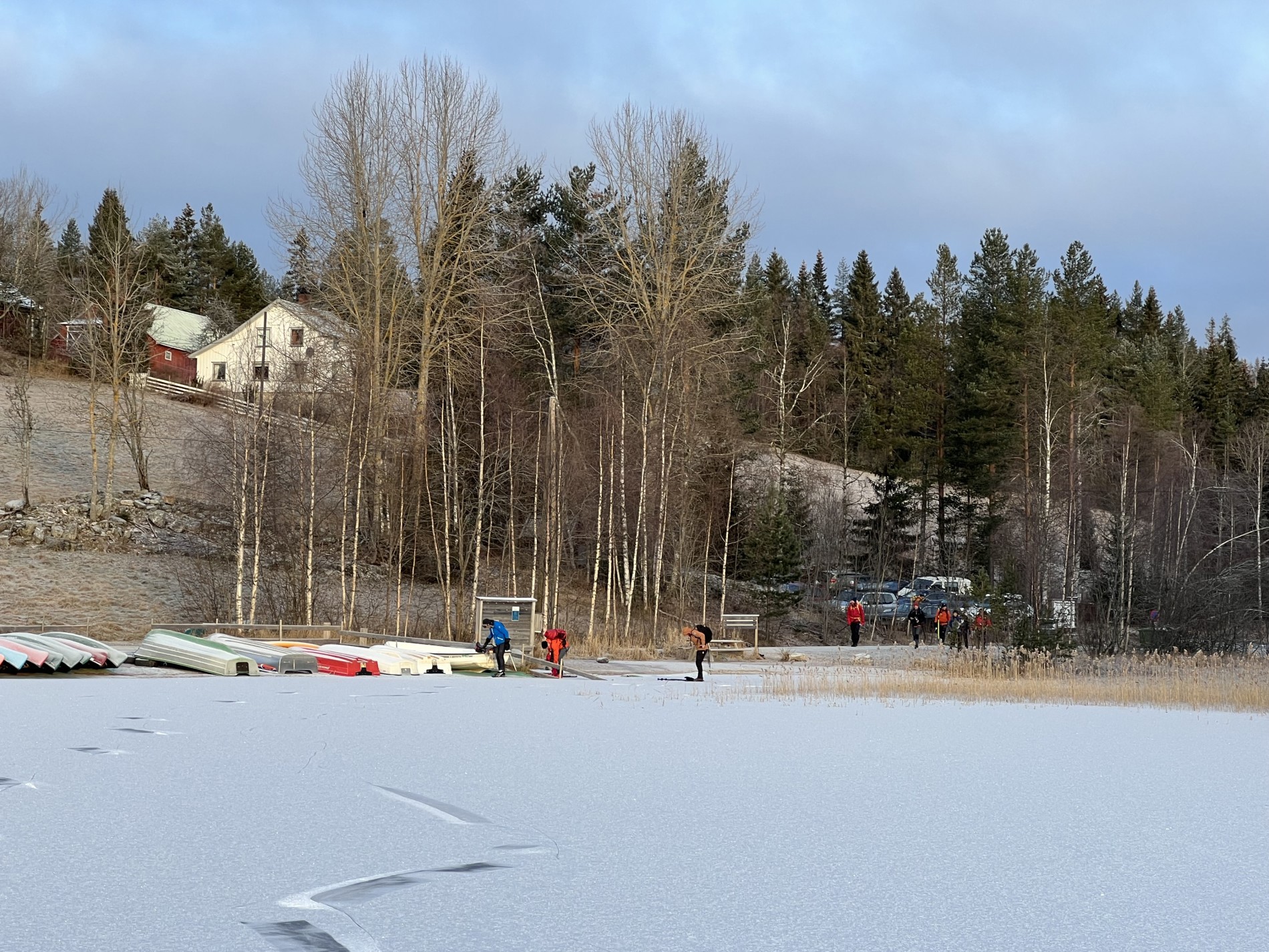 Mange turskøyteløpere på vei ut fra Vestland Kanoutleie
