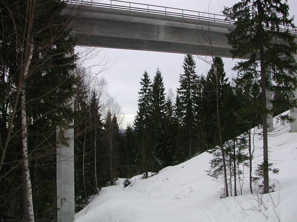 Manglende merking under brua på riksvei 23
