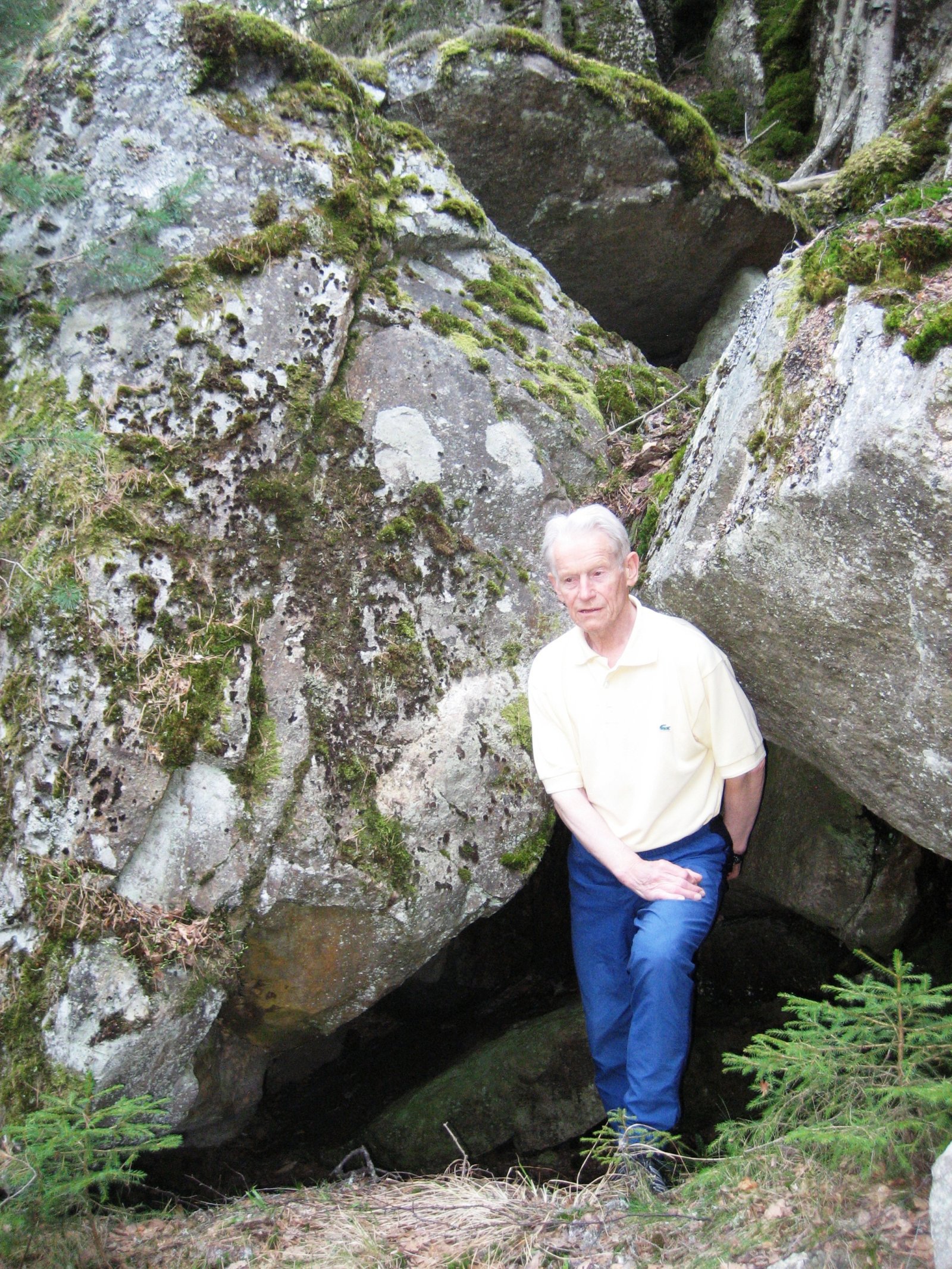 Milorgs skjulested ved Åmotdammen i april 1945