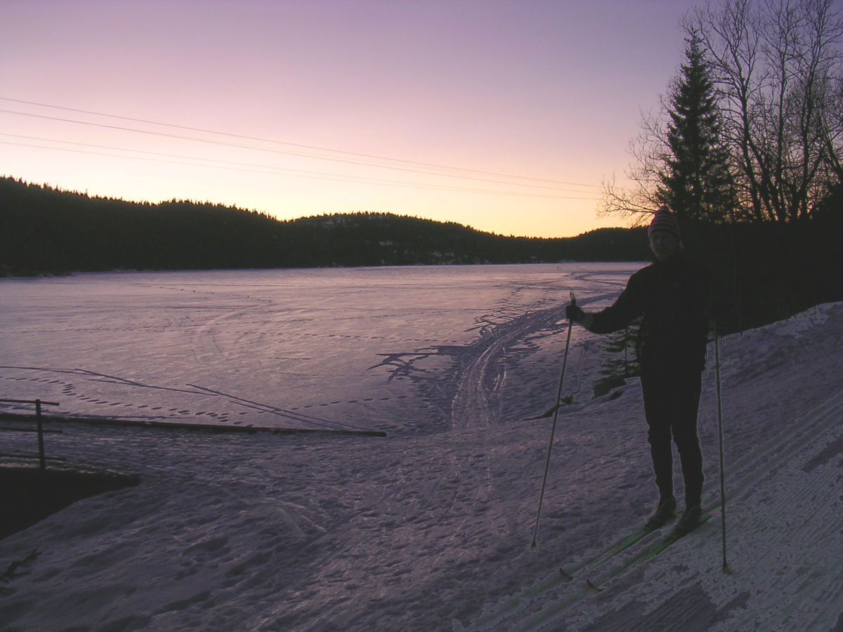 Natten senker seg over Heggelivann