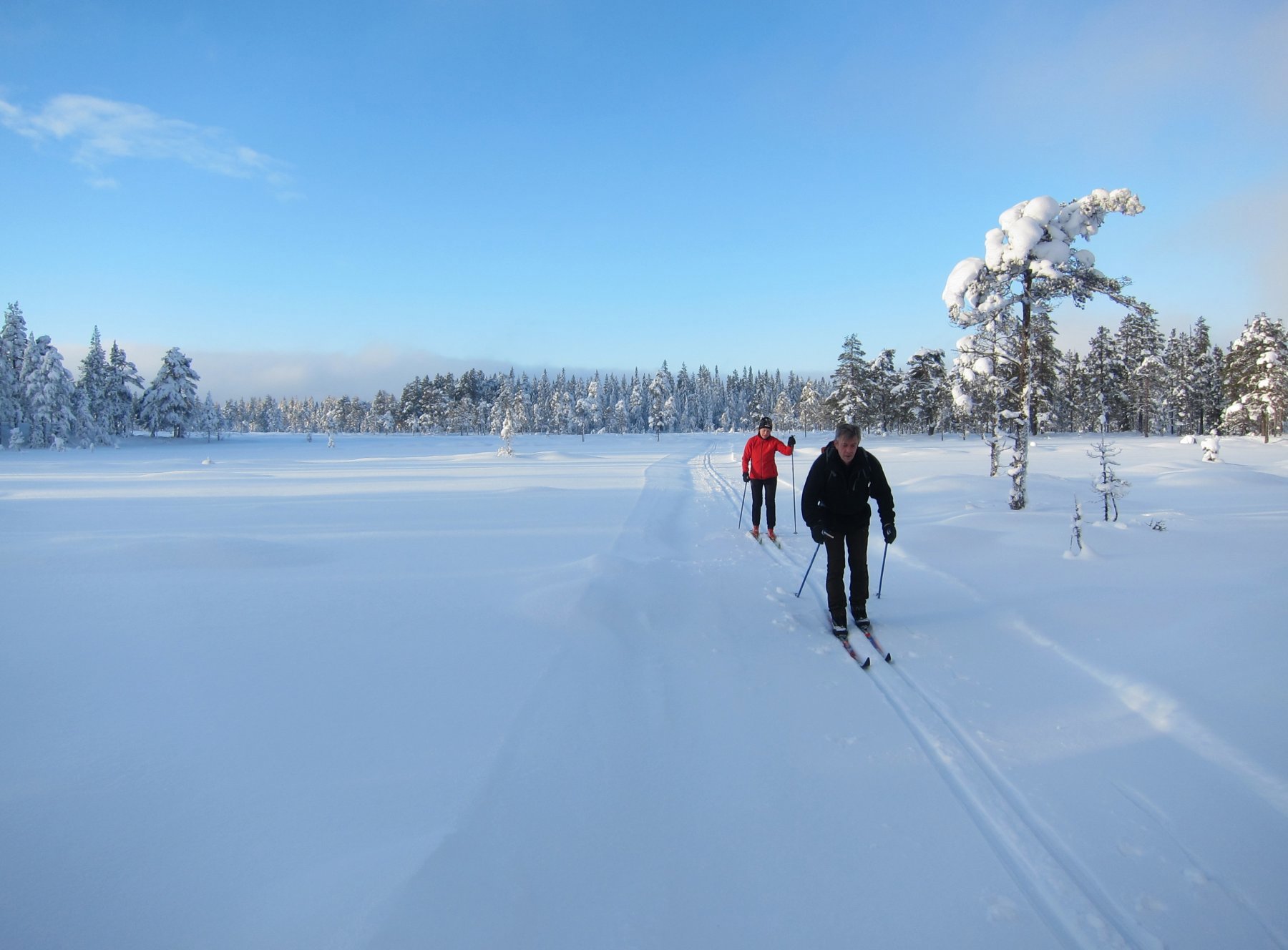 Over Stormyrene i strålende vær