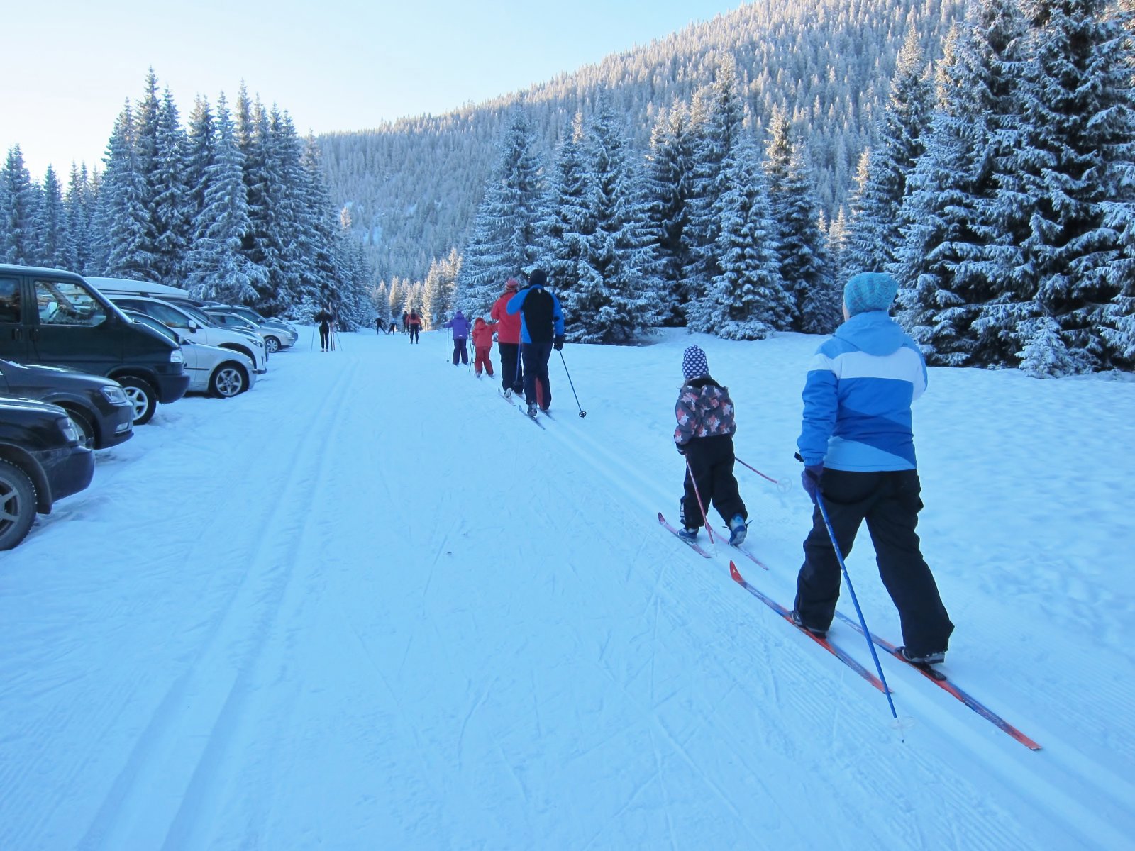 På rad og rekke mot åsen