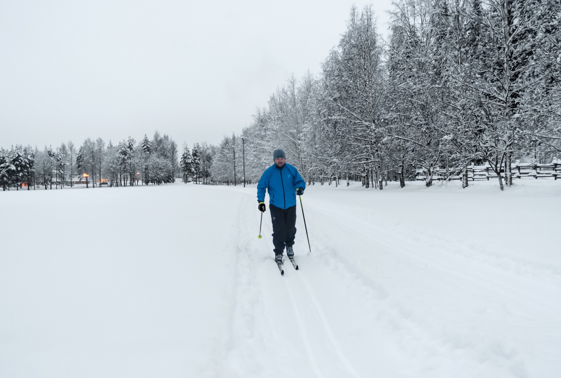 På ski i skumringstimen