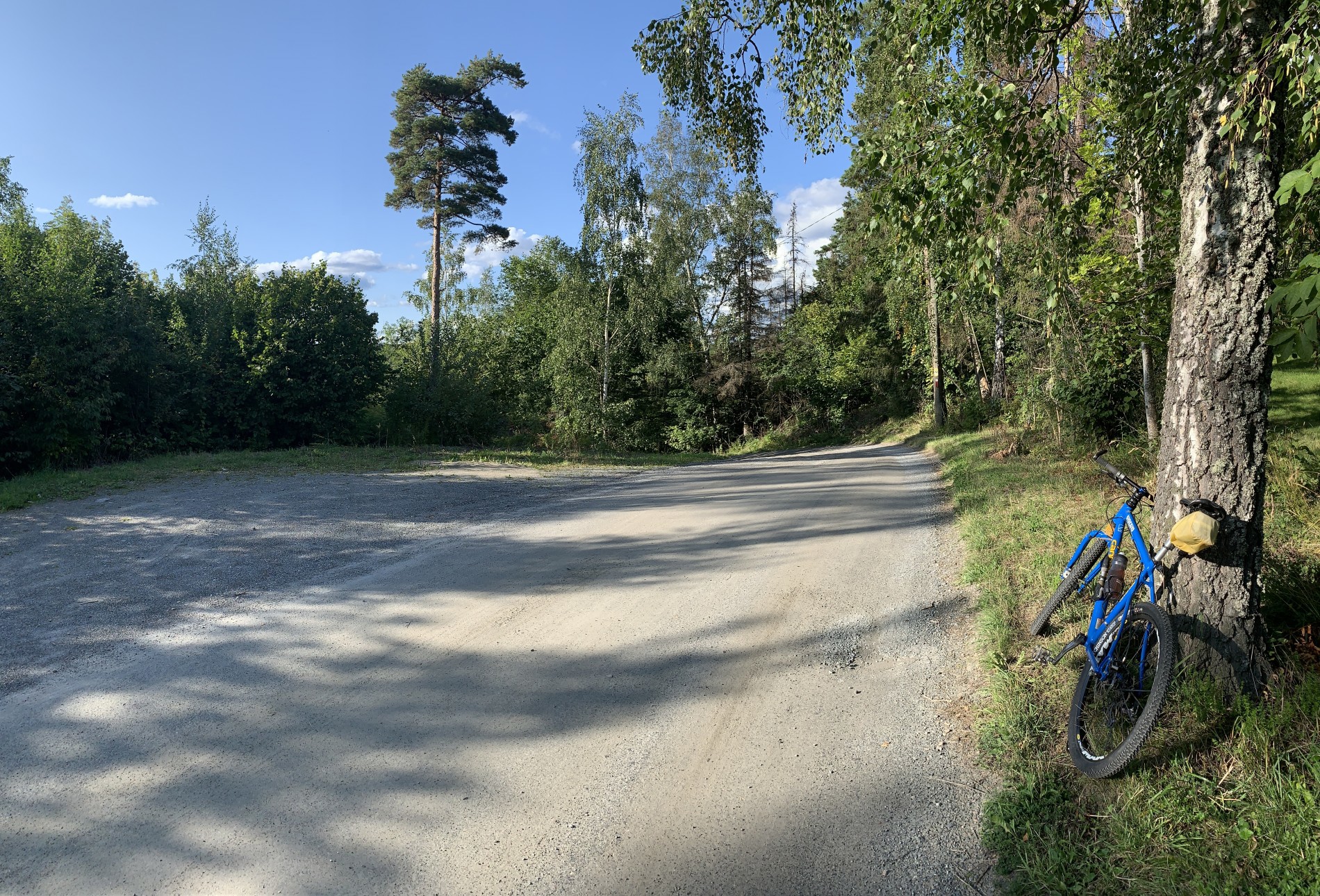 Parkeringsplass på toppen av Gjesvalåsen