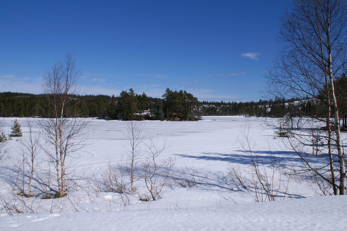 Påskestemning og snedekke på Lygnavatnet