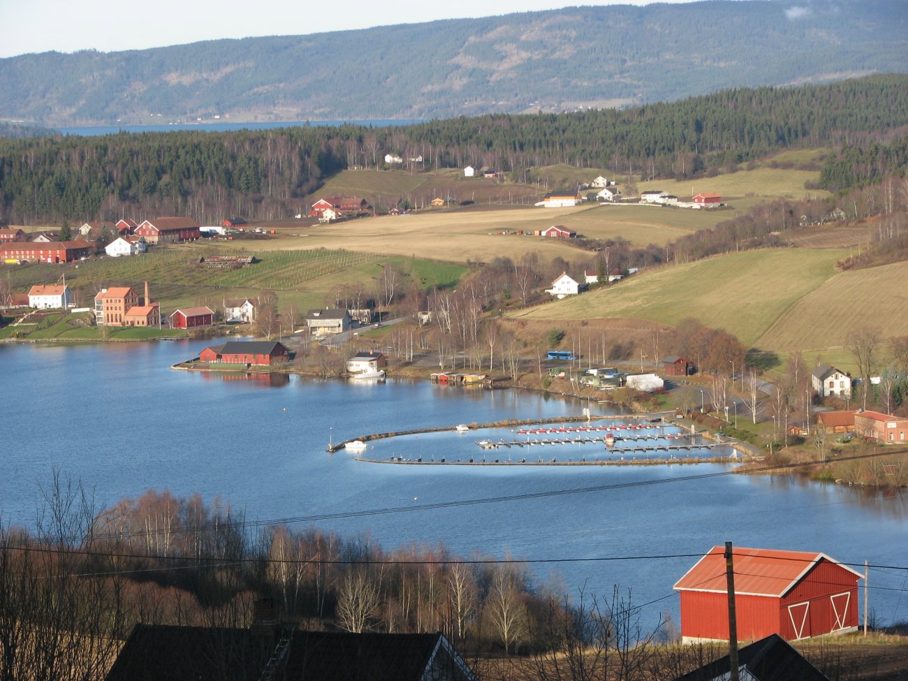 Røykenvik med båthavna