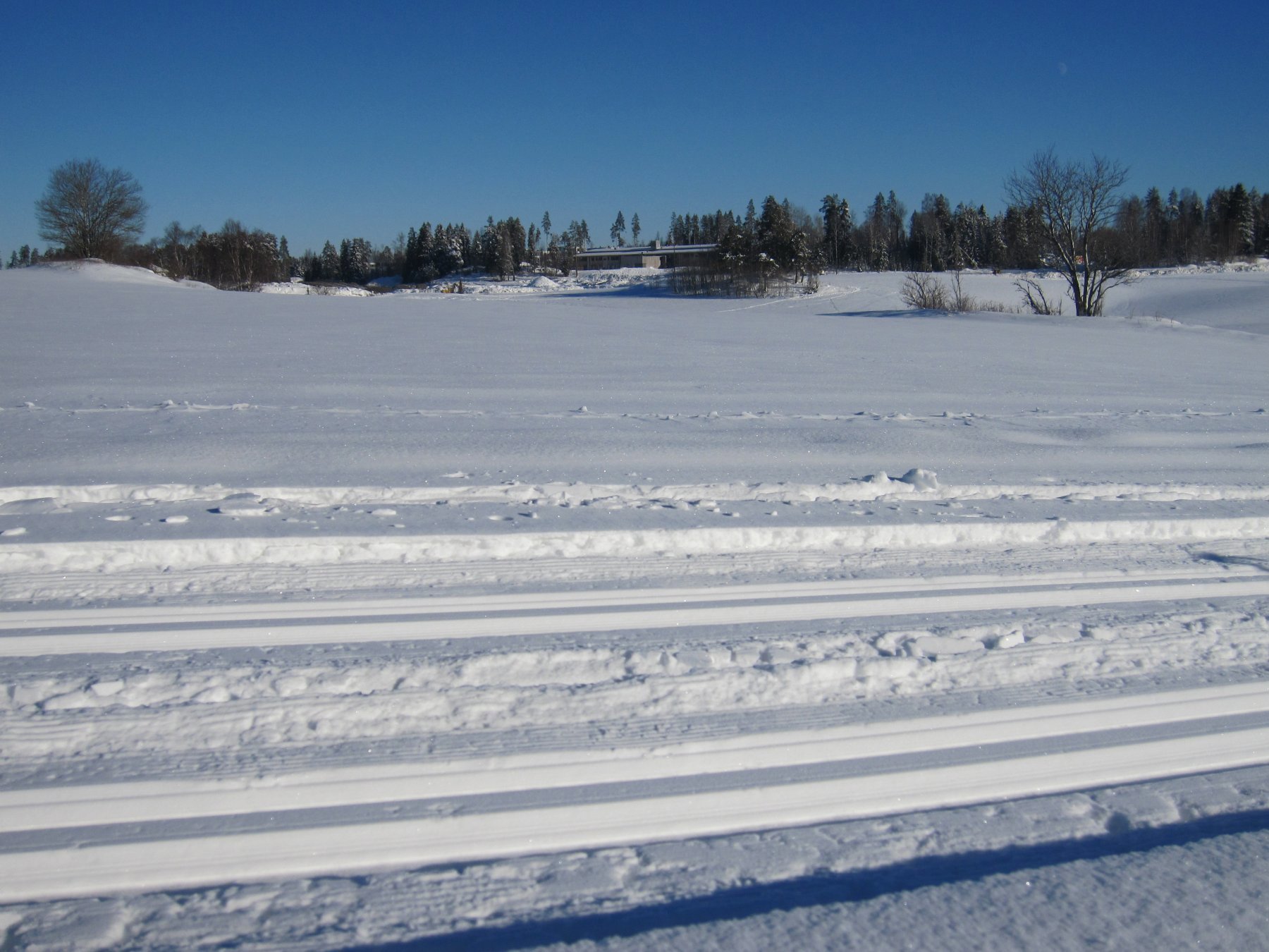Runde 4 med Vestby skole i bakgrunnen