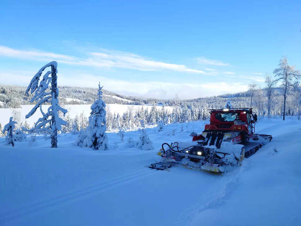 Så var det nok snø til å kunne kjøre Jensen-løypa på sørsiden av Råsjøen