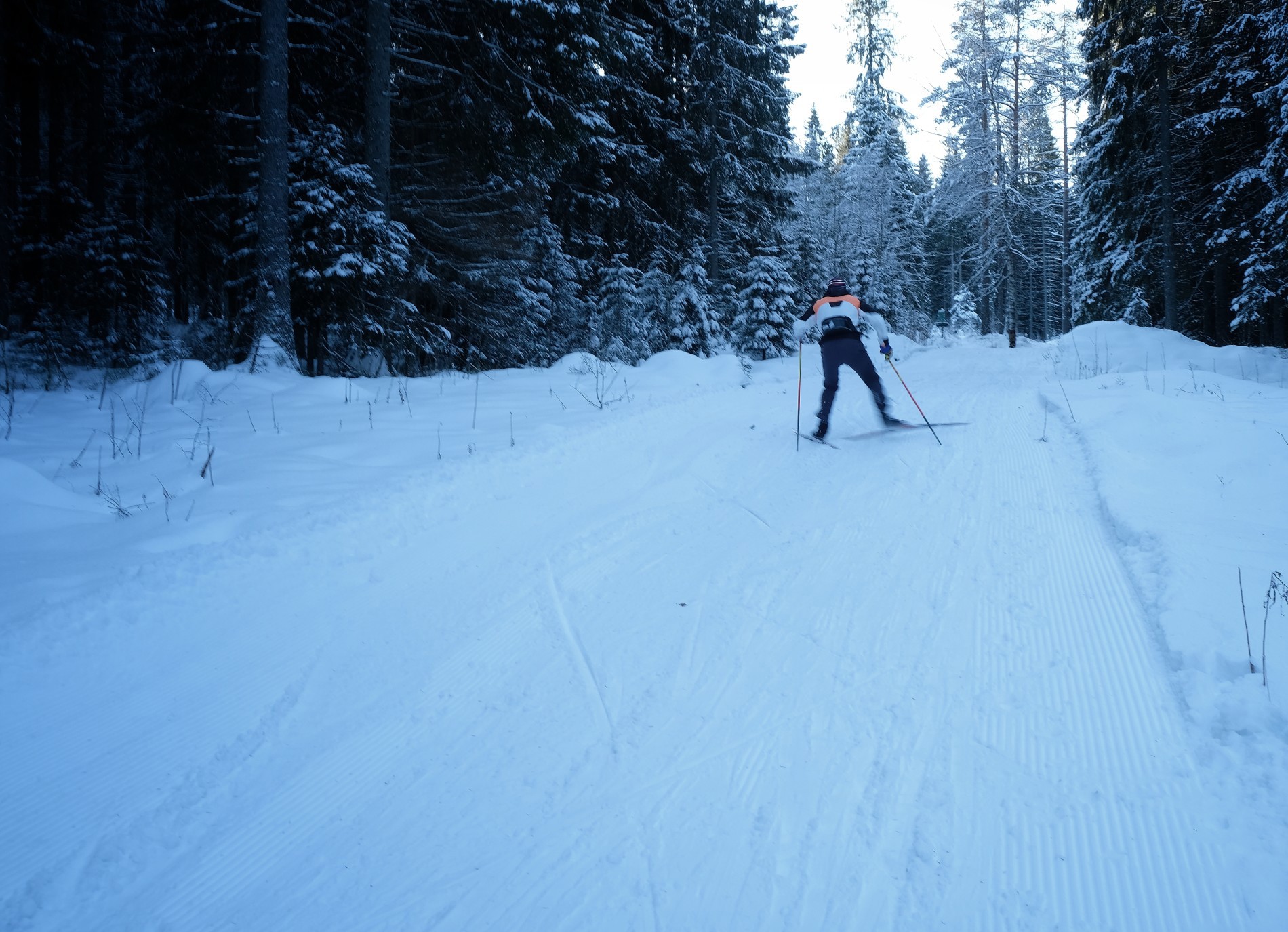 Selv en OL-vinner må teste den nye løypa i Øyungslia