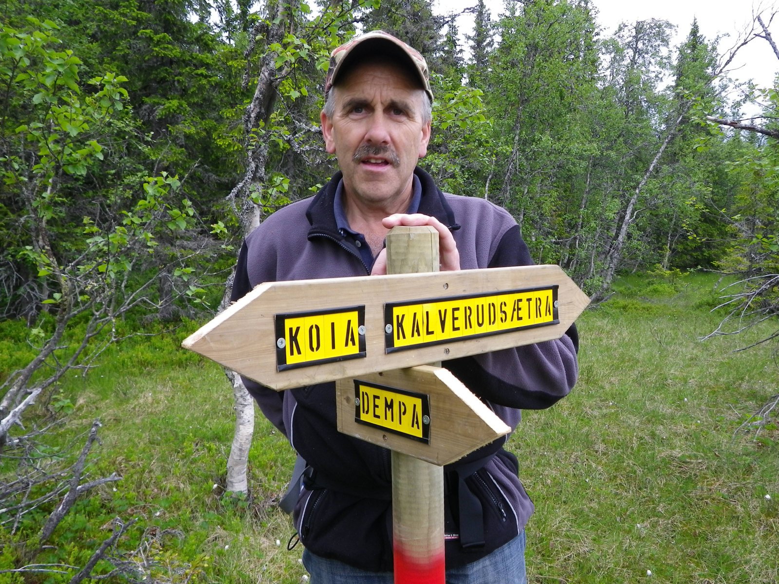 Skiltet er på plass på Gråsteinmyra